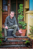 Green-fingered thieves take off with pot plants in Kensington