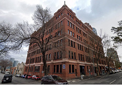 New bar for Spencer St causes controversy