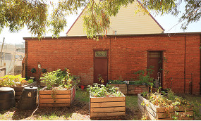 Neighbourhood Houses – thinking globally, acting locally