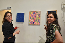 A vignette of gallery life