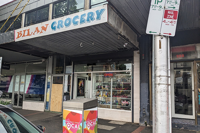 Police investigate attempted arson attack at tobacco shop on Racecourse Rd